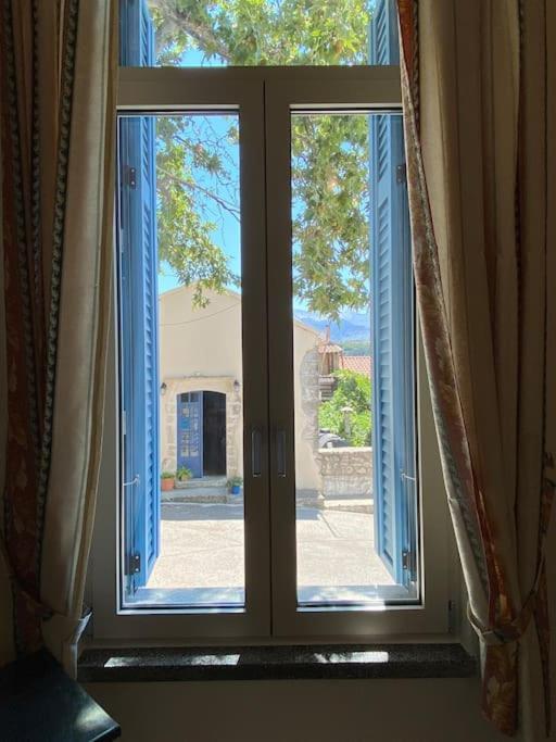 Yioklima - Renovated Neoclassical House With Two Bedrooms فاموس المظهر الخارجي الصورة